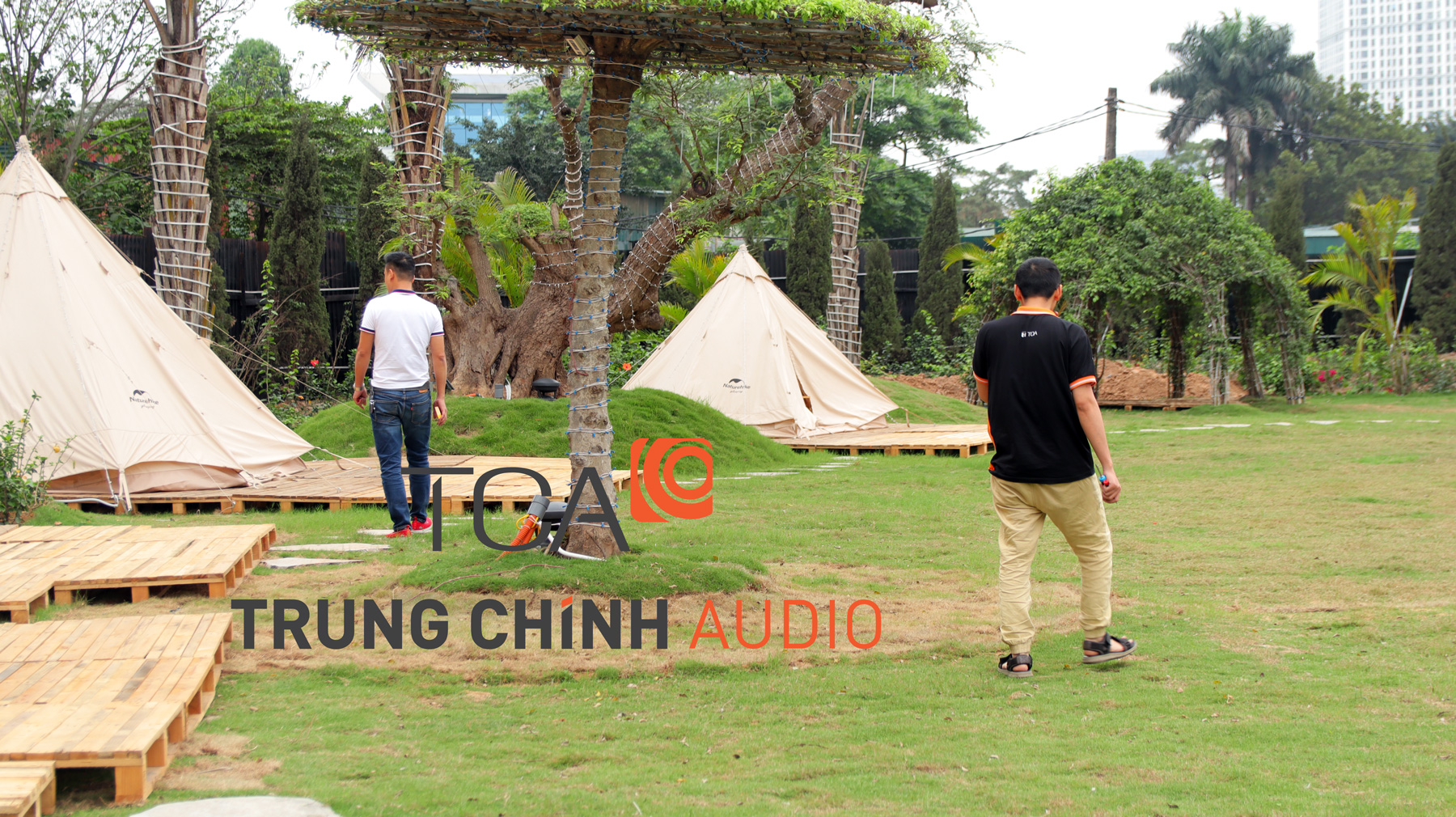 Lắp đặt 60 loa sân vườn TOA GS-302 phát nhạc nền, thông báo cho resort