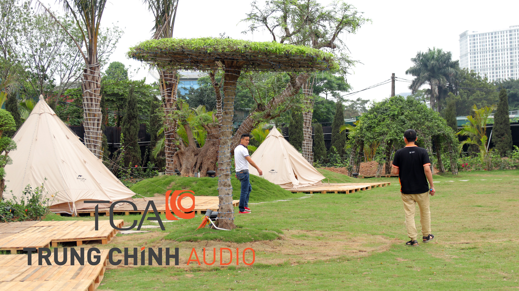 Lắp đặt 60 loa sân vườn TOA GS-302 phát nhạc nền, thông báo cho resort