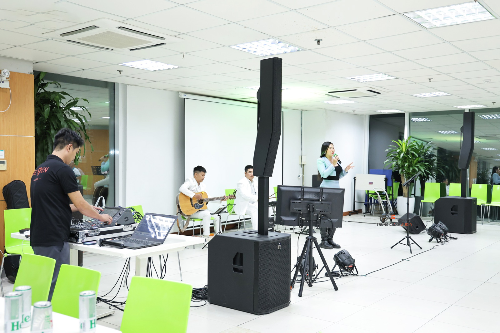 loa EV EVOLVE 90 cho band nhạc