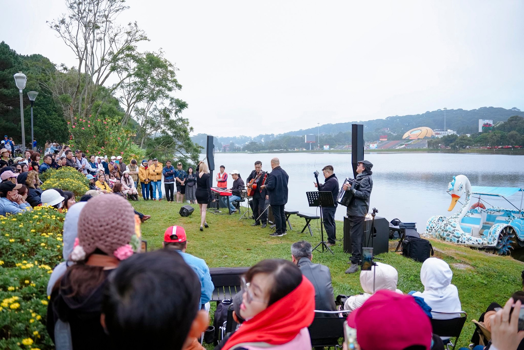 evolve 90 tại dalat5am bờ sông hương