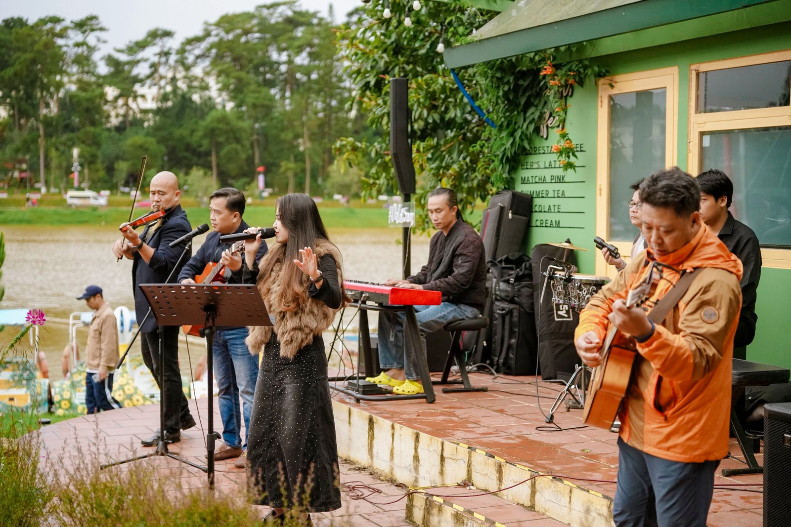 evolve 70 biểu diễn ngoài trời tại đà lạt