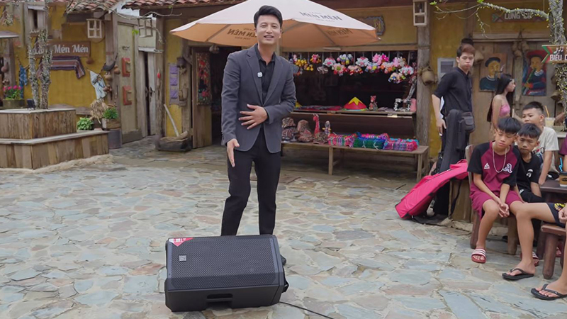 Loa Electro-Voice Everse 12 tại Làng Mèn Mén