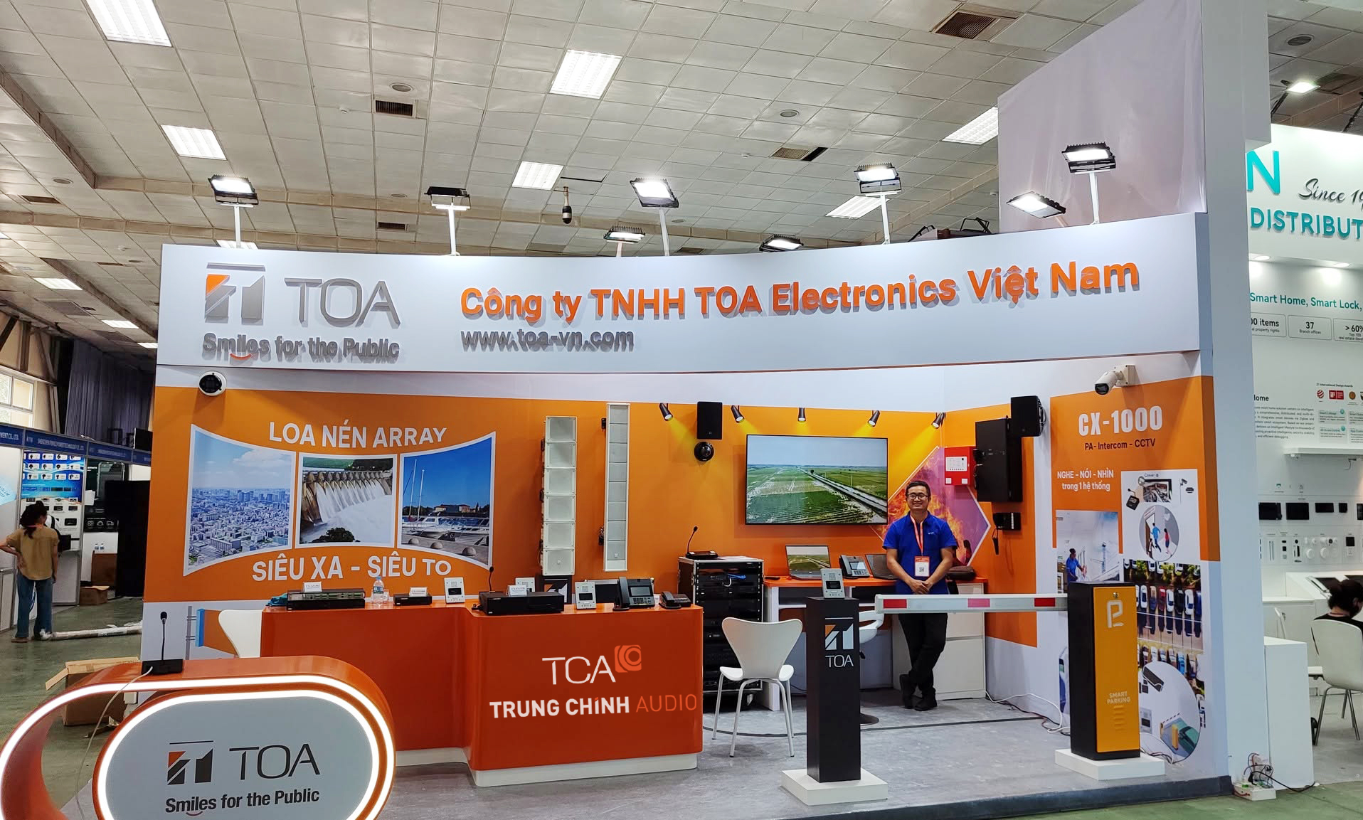 Mr. Hưng - TOA Electronics Việt Nam chụp hình tại gian hàng A215 - Hall A, sự kiện Secutech 2026 diễn ra tại Hà Nội Mr. Hưng - TOA Electronics Việt Nam chụp hình tại gian hàng A215 - Hall A, sự kiện Secutech 2026 diễn ra tại Hà Nội