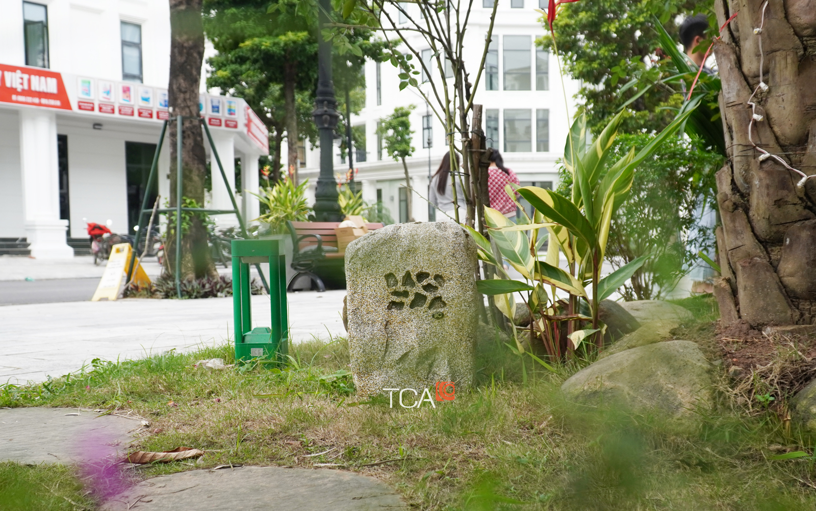 Loa sân vườn ITC T-300D cho cảnh quan ngoài trời