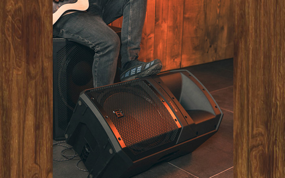 Loa Electro-Voice EVIVA dành cho nghệ sĩ guitarist
