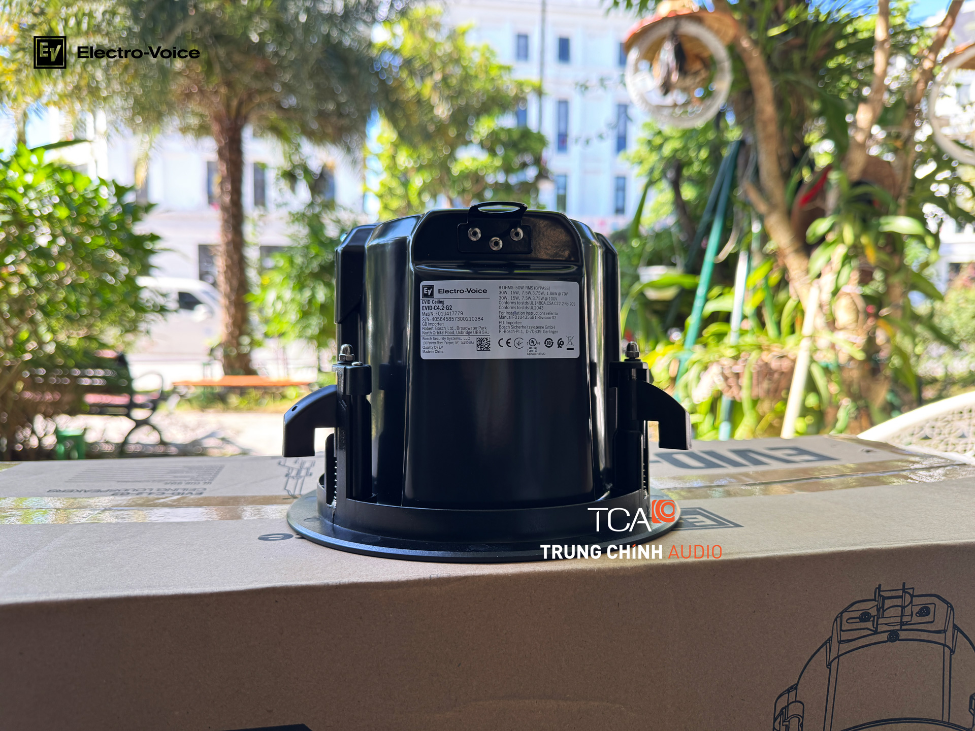 loa EVID-C4.2 G2 màu đen dùng cho trần tối màu và không gian hiện đại