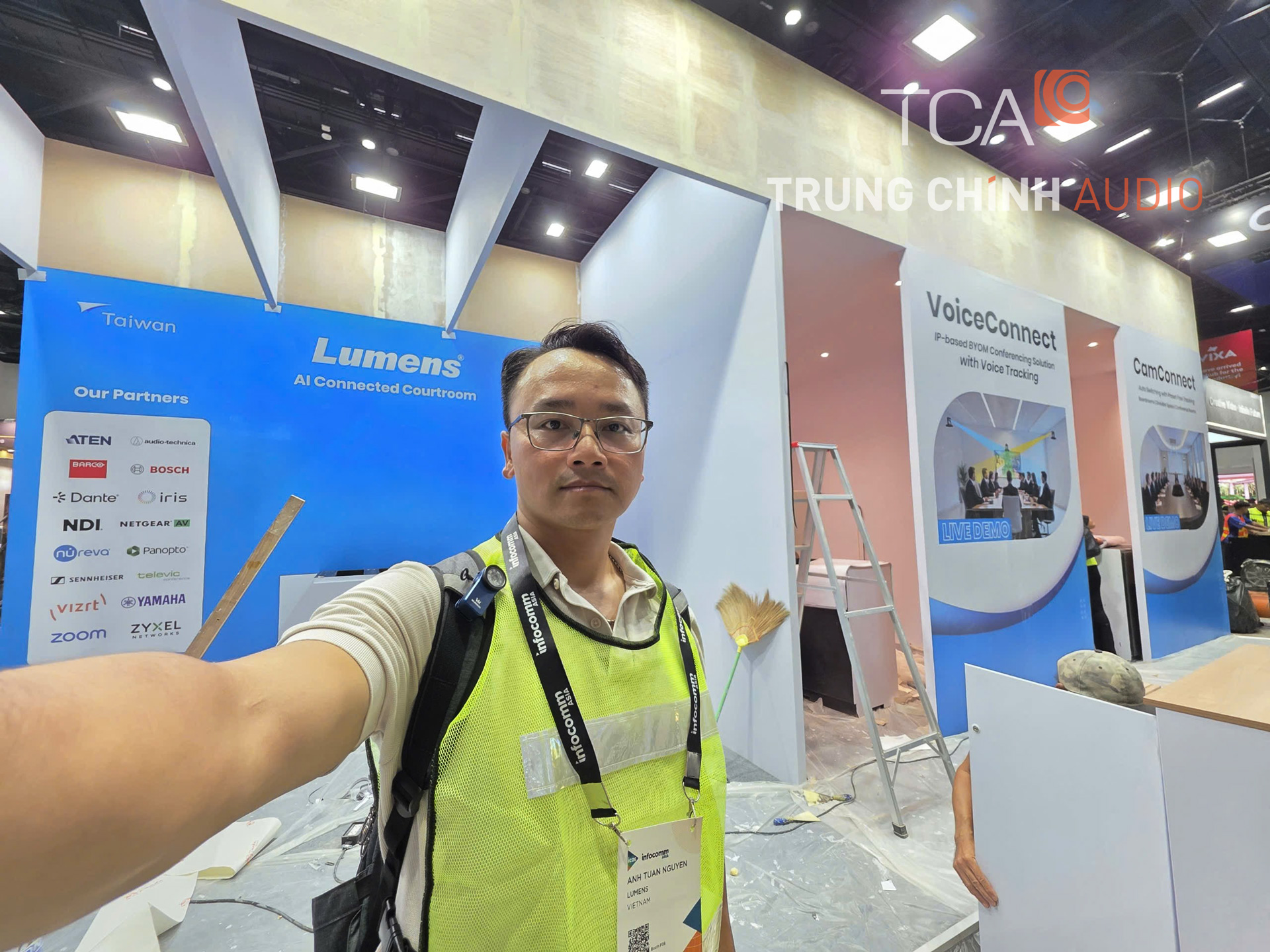 đại diện Lumens Việt Nam tại InfoComm Asia 2026