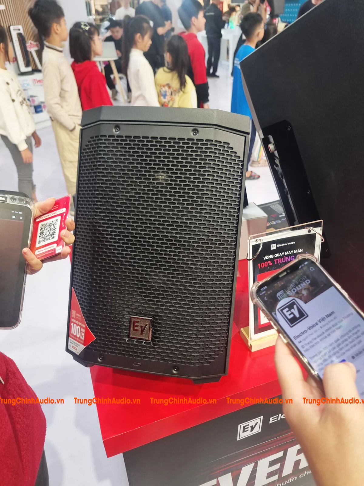 loa everse 8 aoen mall hà đông