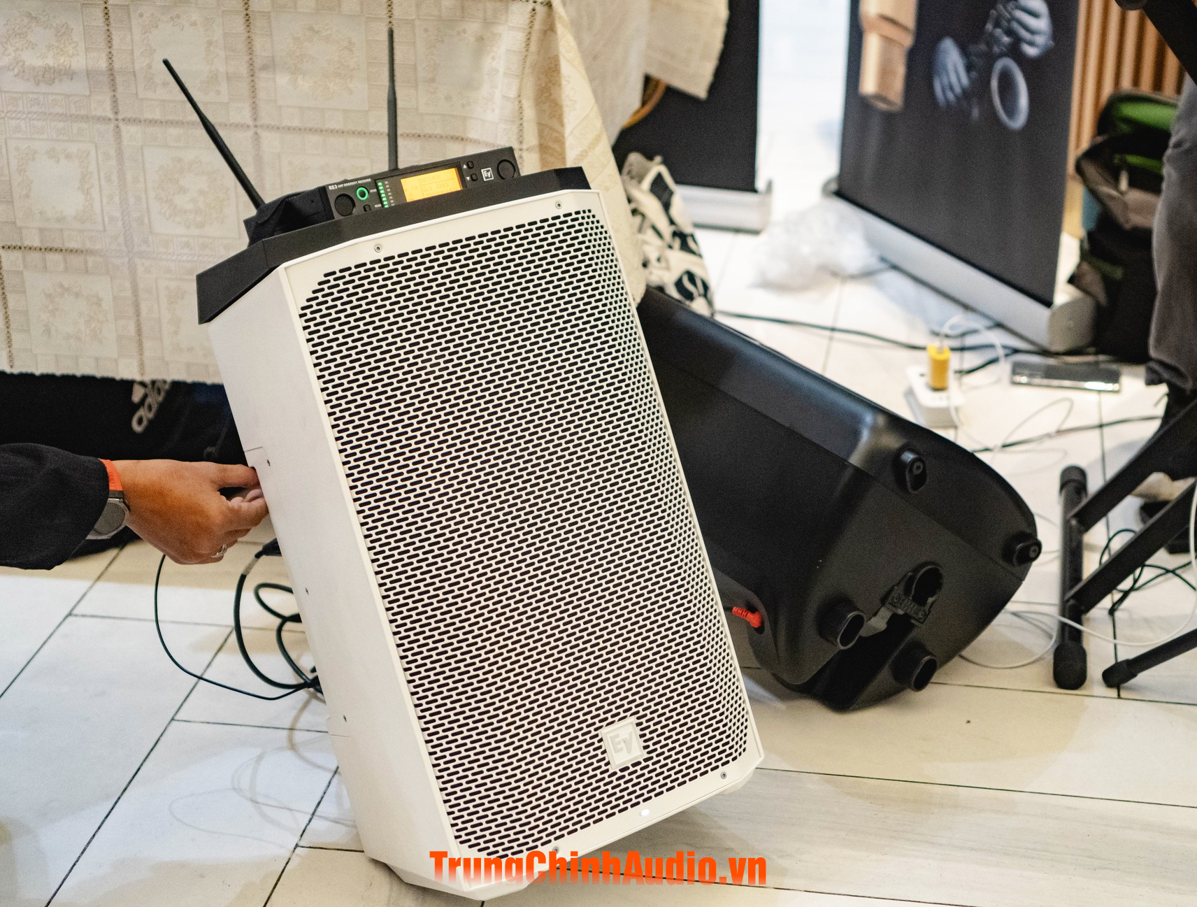 loa electro-voice everse 12 màu trắng