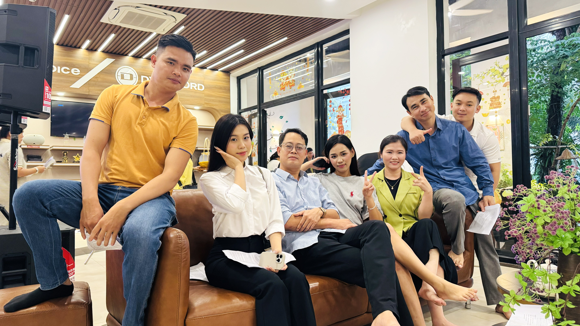 diễn viên Đức Sơn và ekip quay tiểu phẩm chính sách khuyến công