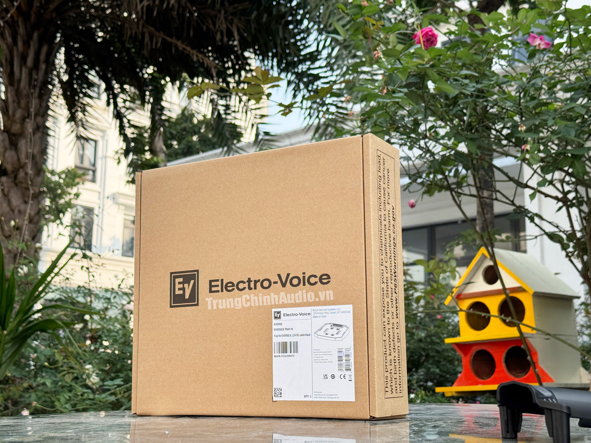 Khay loa Everse 8-Tray m&agrave;u đen