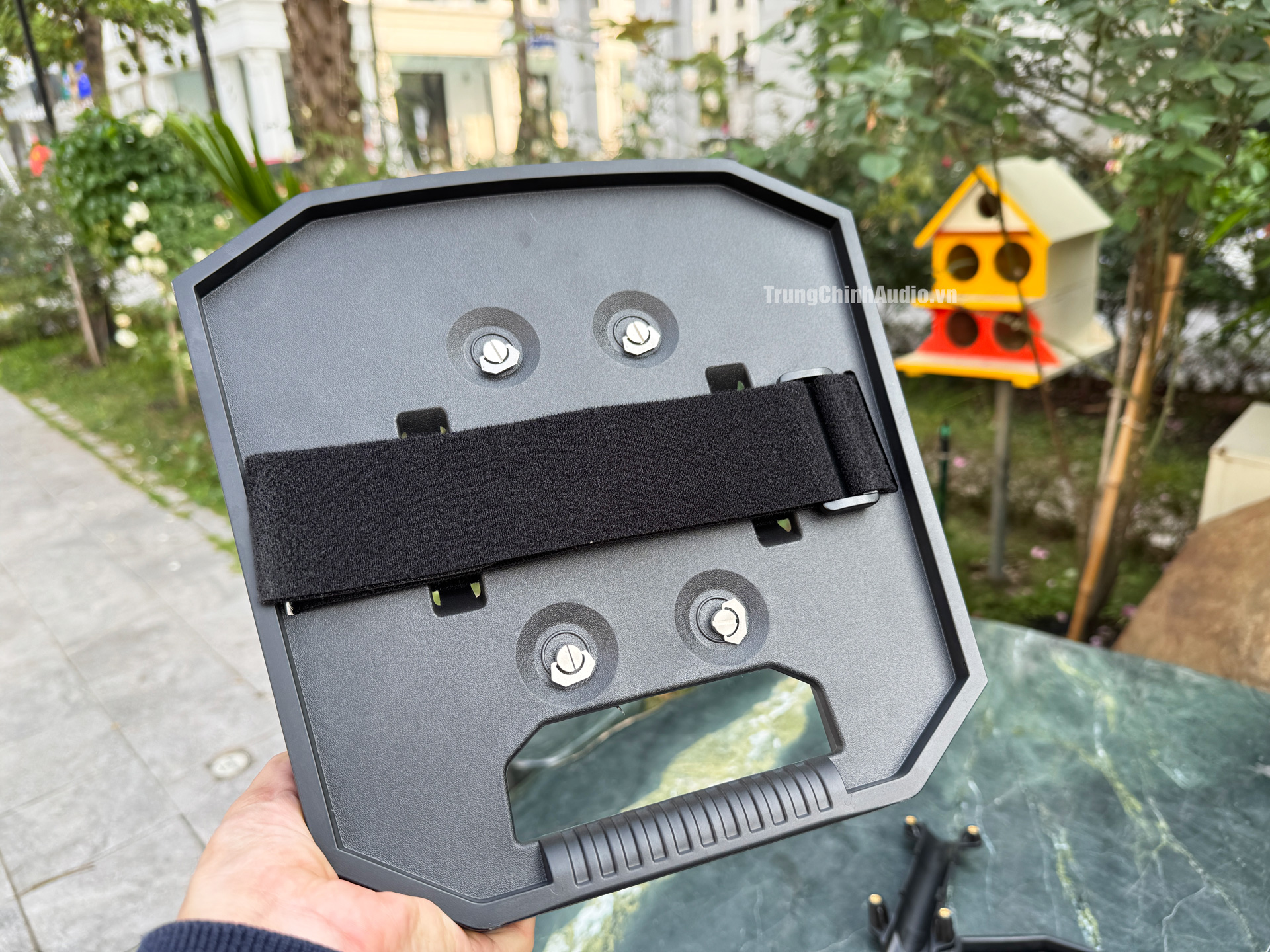 Khay loa Everse 8-Tray m&agrave;u đen