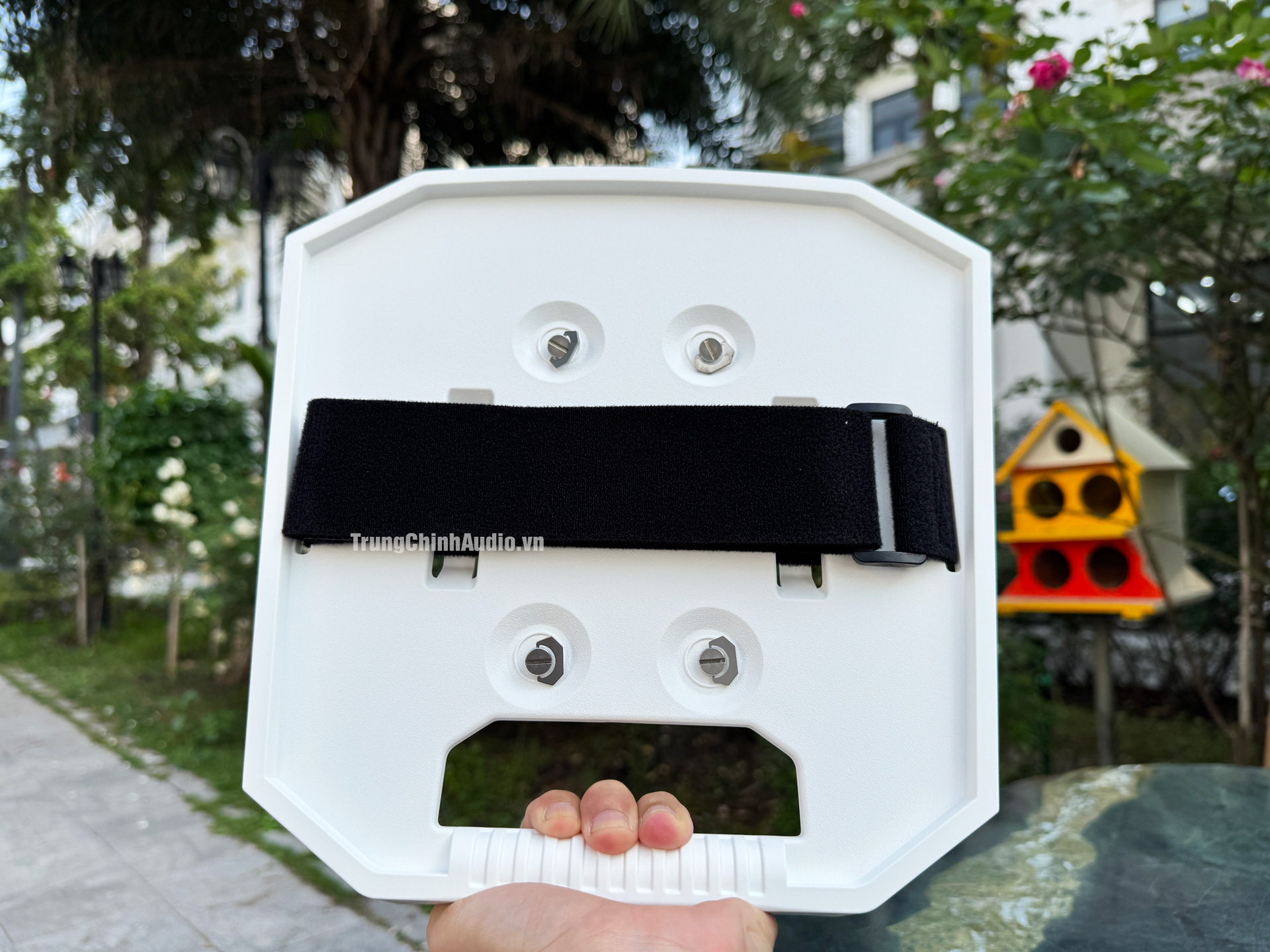 Khay loa Everse 8-Tray m&agrave;u trắng