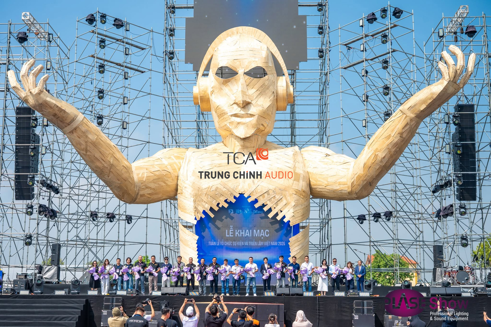 khai mạc triển lãm PLASE Show 2026