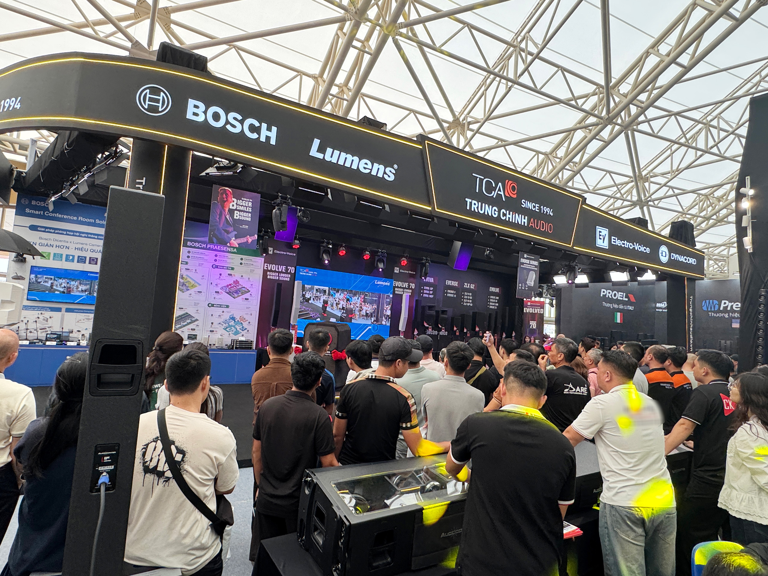gian hàng trung chính audio tại plase show 2026