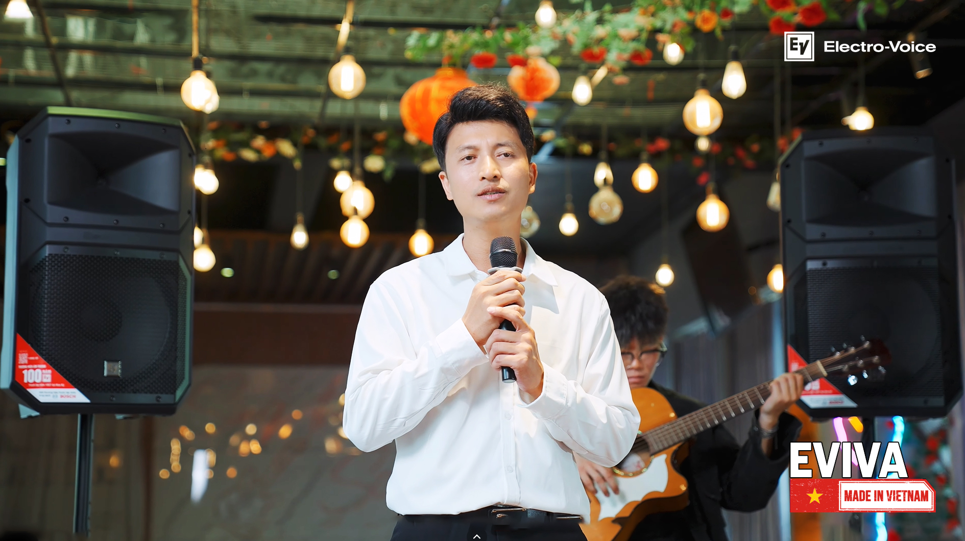 Quang lip trải nghiệm loa di động EVIVA