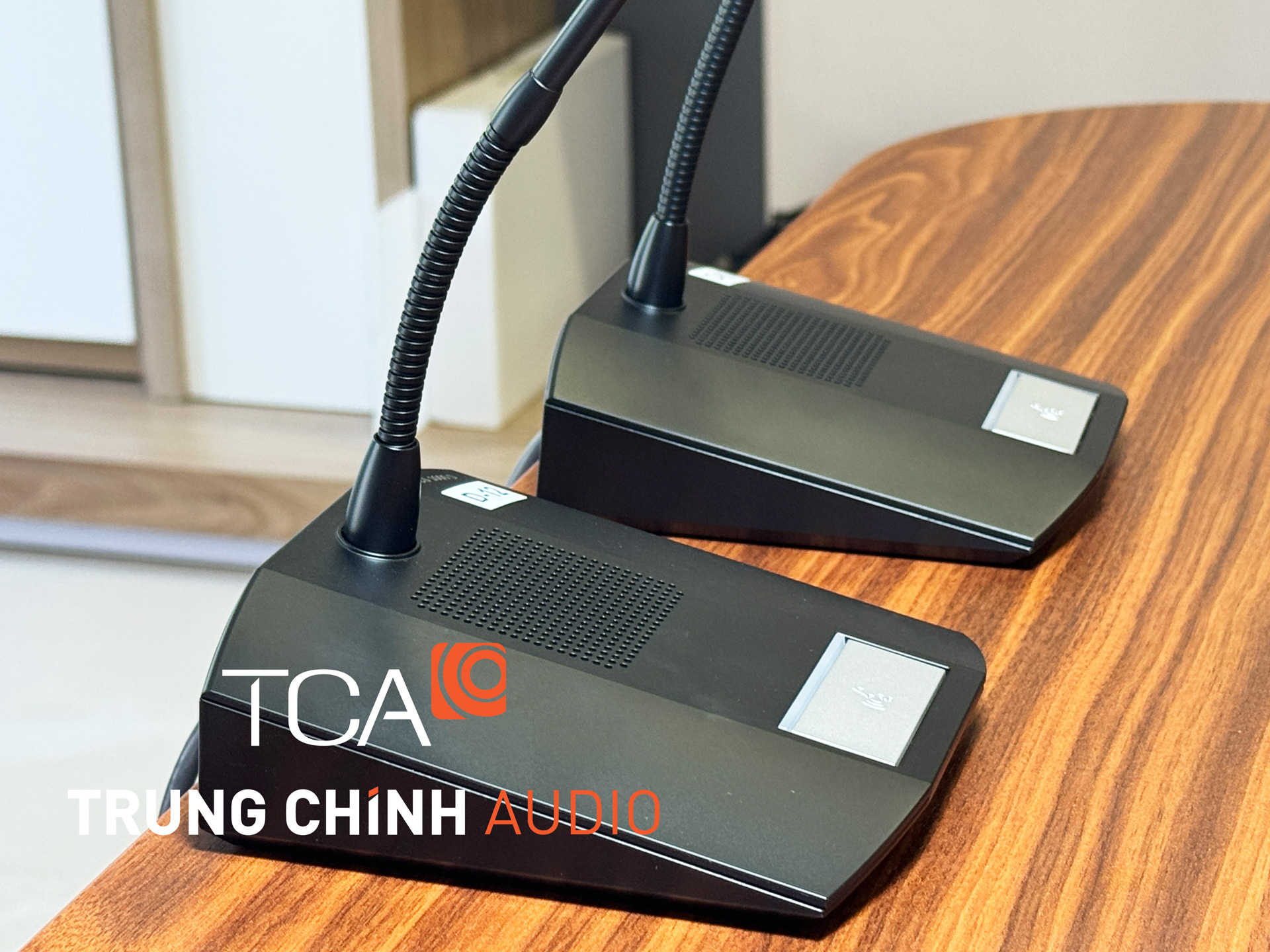 Mặt trái của micro Bosch CCSD-DS2