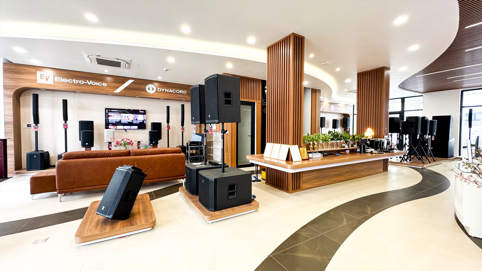 Showroom Louis City 3