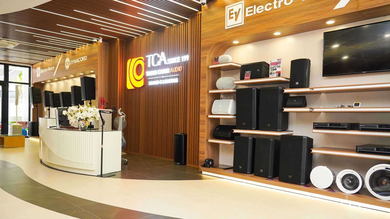 Showroom Louis City 4