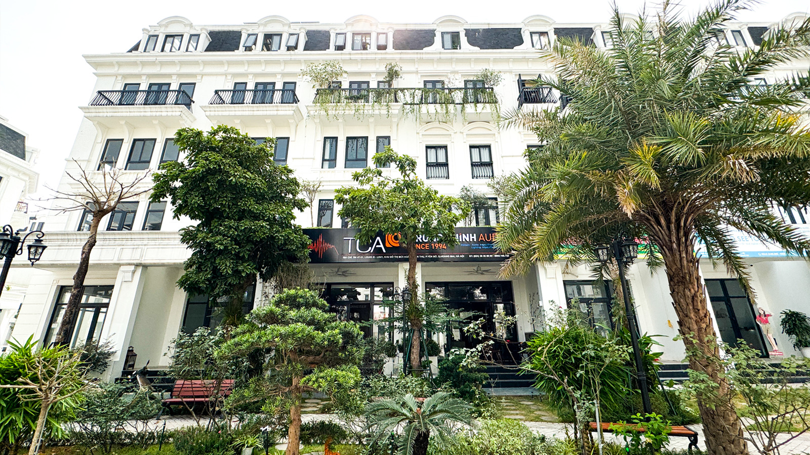 Showroom Louis City 6