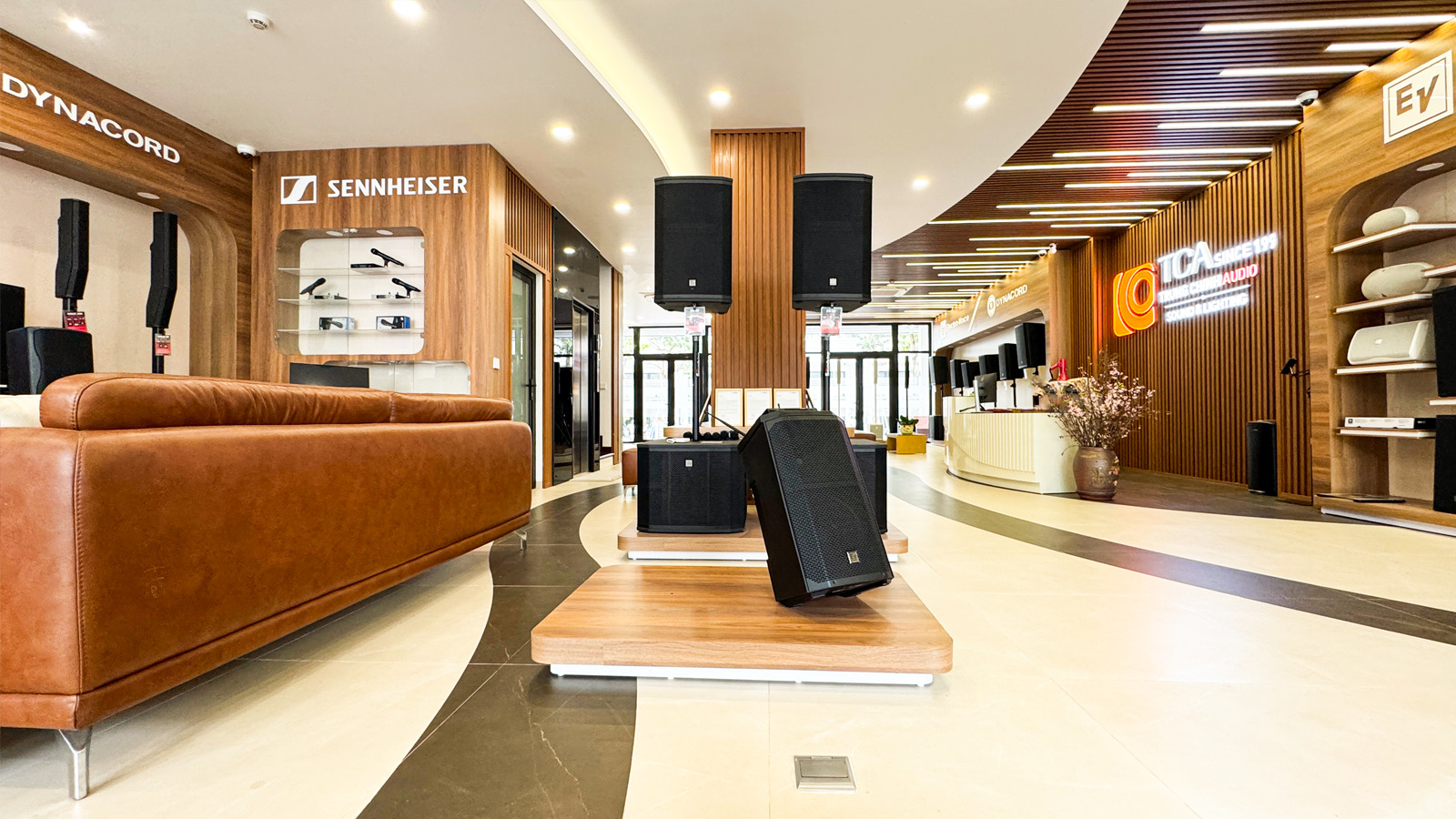 Showroom Louis City 2