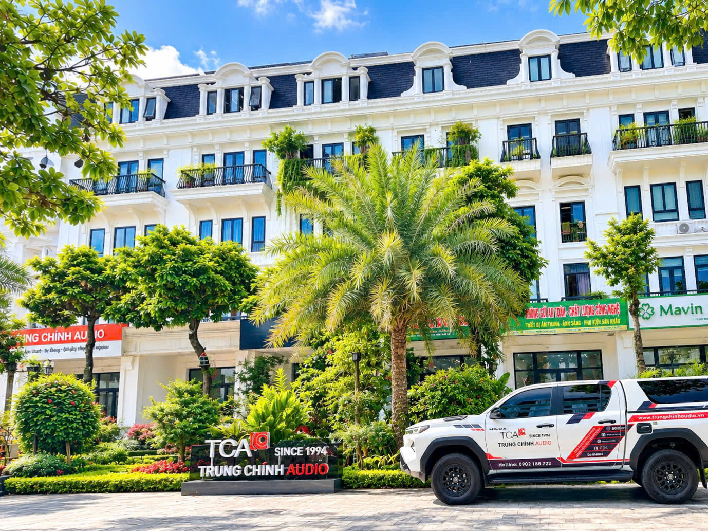 Cảnh quan bên ngoài showroom Trung Chính Audio