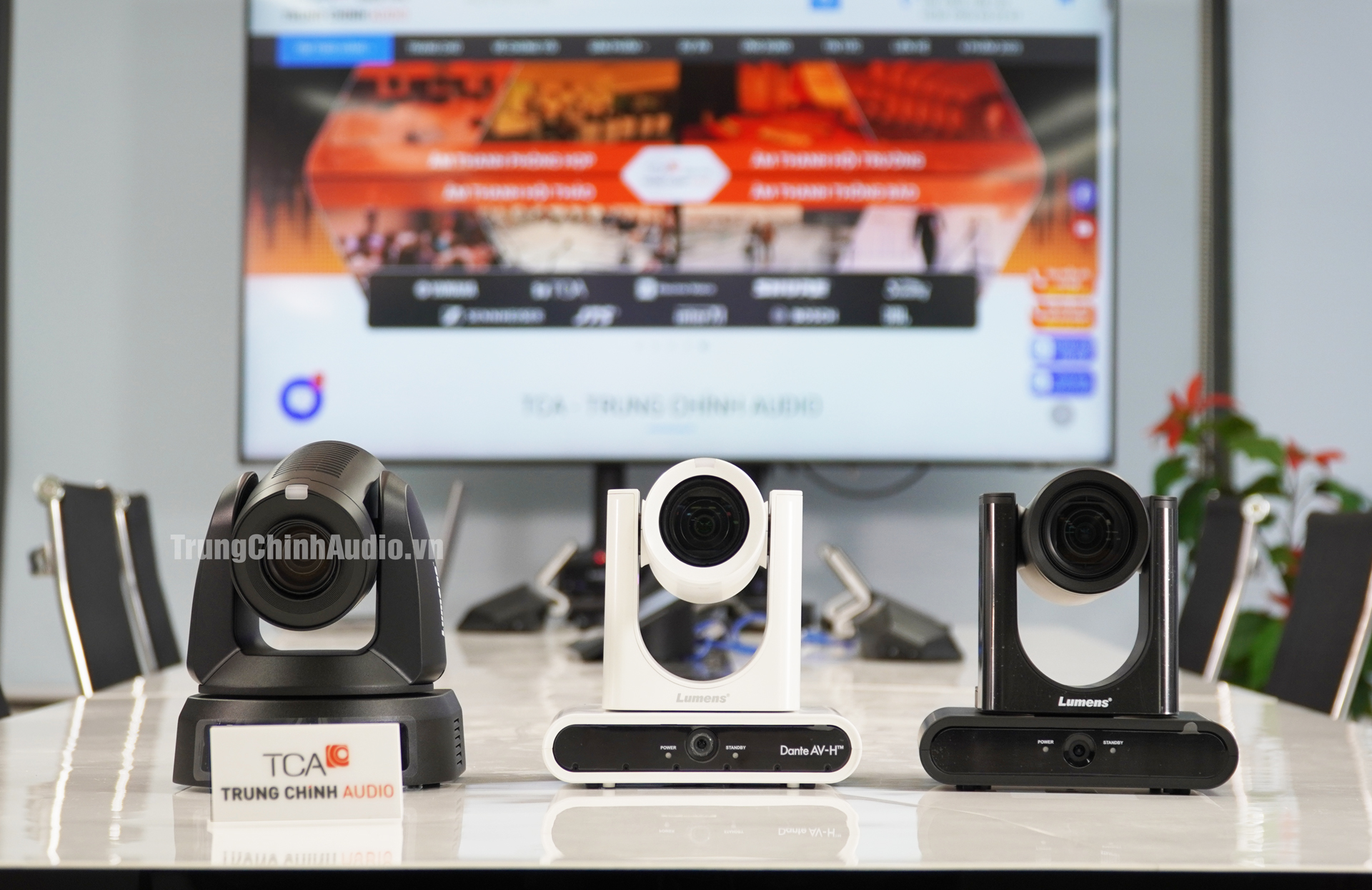 Dòng camera Auto Tracking Lumens