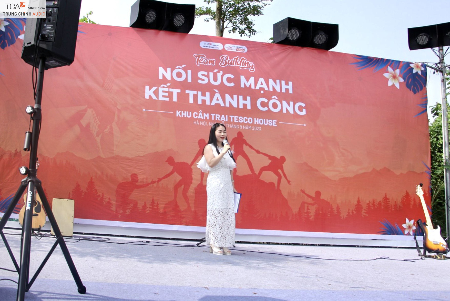 Giám đốc - Hồ Thị Linh phát biểu