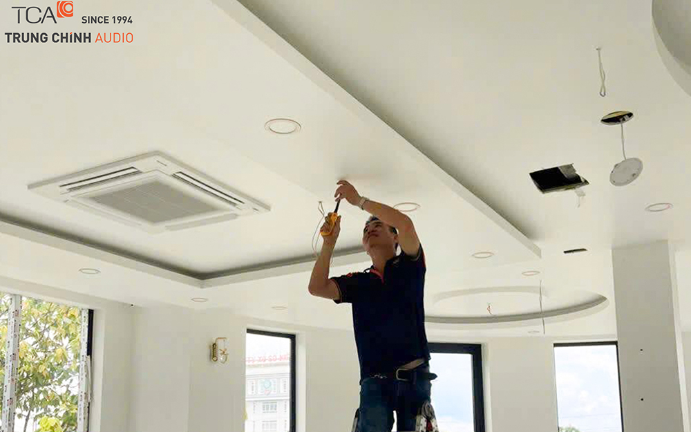 Loa âm trần Electro-Voice EVID C4.2 lắp đặt tại biệt thự Tây Ninh