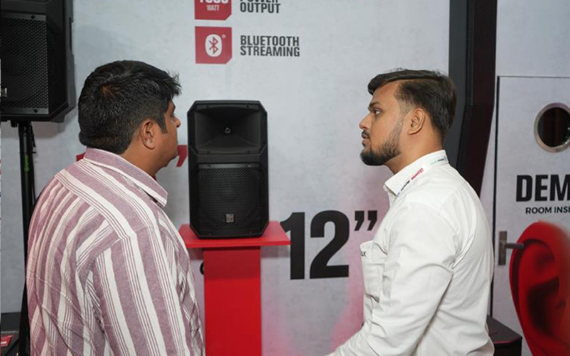 Loa Electro-Voice Eviva được giới thiệu tại Palm Expo 2025