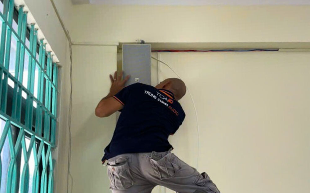 Loa TOA BS-1030W lắp đặt tại hội trường tập huấn