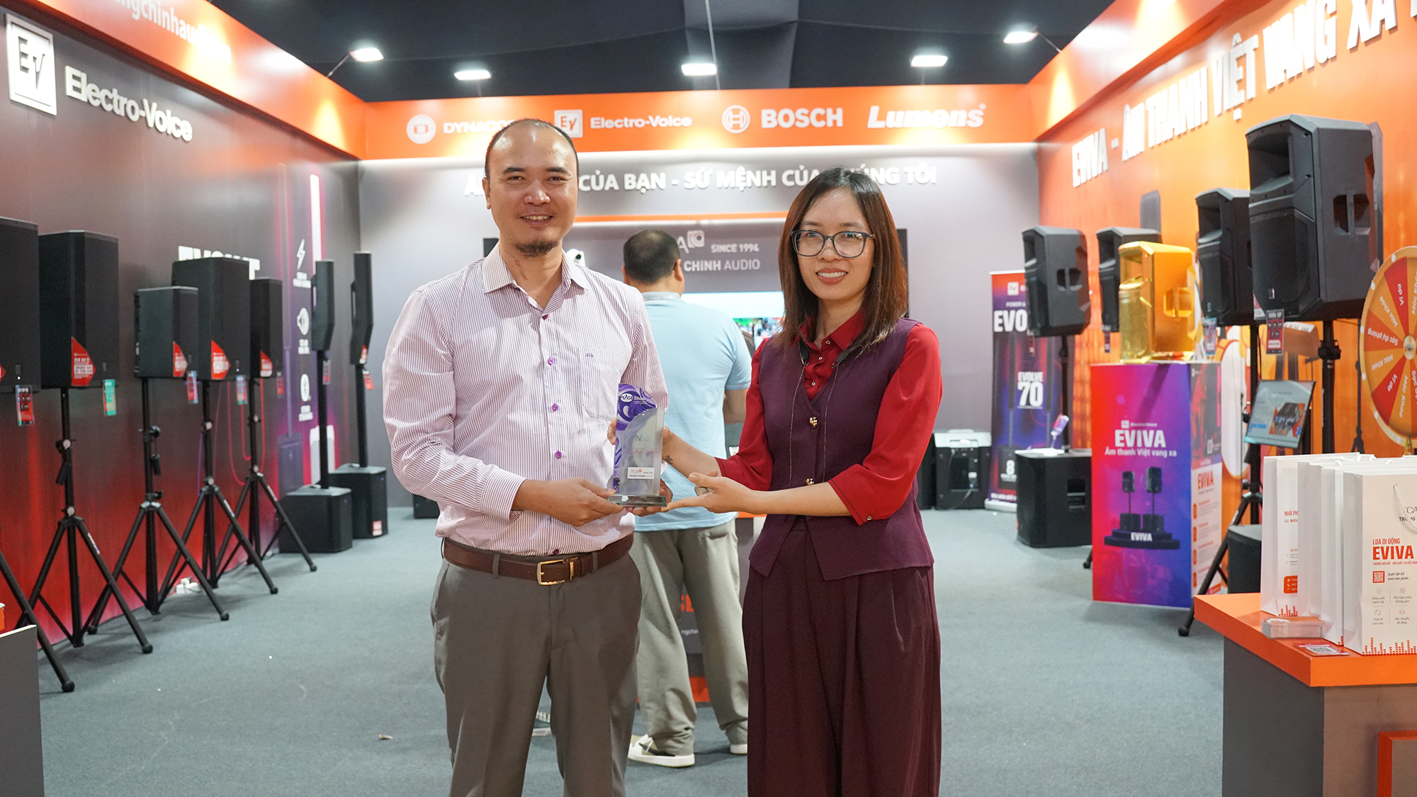 cong-ty-nam-binh-tang-cup-tca