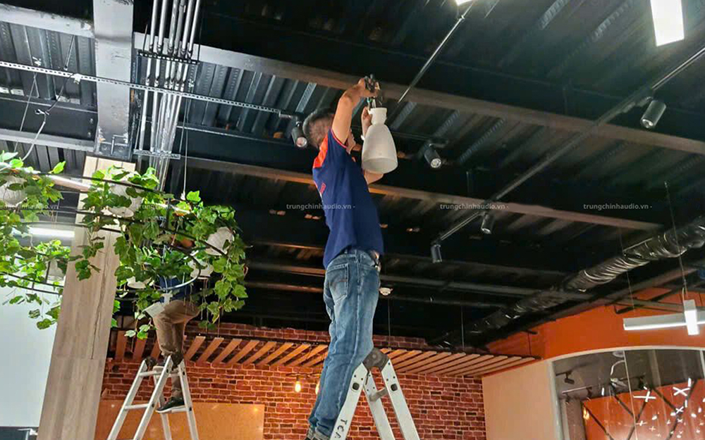 TCA - Trung Chính Audio loa âm trần TOA F-2352C văn phòng