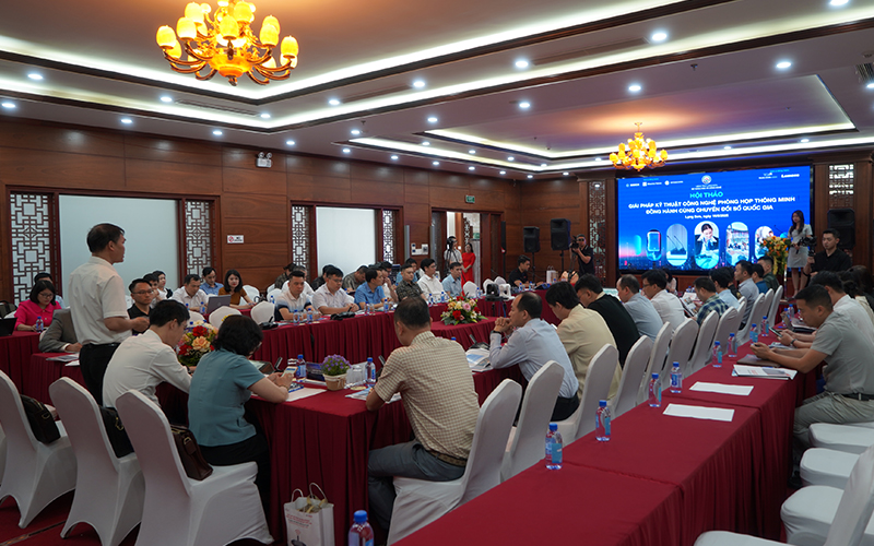 Toàn cảnh hội thảo “Đồng hành cùng Chuyển đổi số Quốc gia”