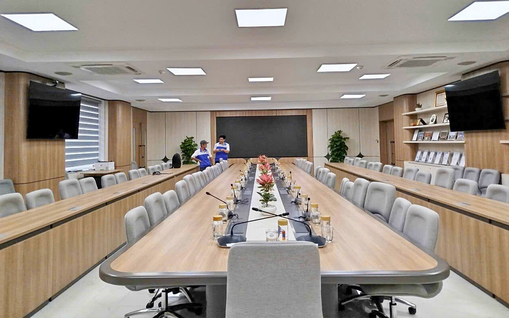 Phòng họp Trường đại học Kinh tế - Luật (UEL)