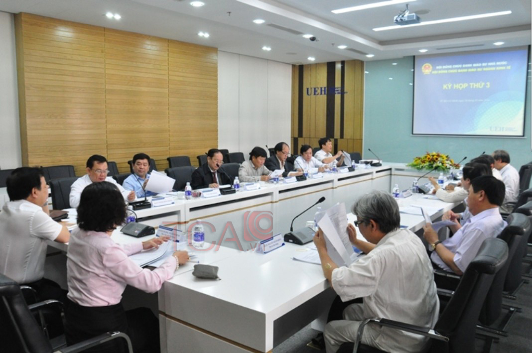 Hệ thống âm thanh hội thảo không dây TOA TS-900 – Trường Đại học Kinh tế Thành phố Hồ Chí Minh