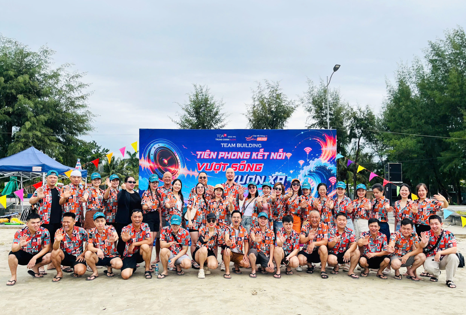 TCA chơi Team Building tại bãi biển Trà Cổ, Móng Cái, Quảng Ninh