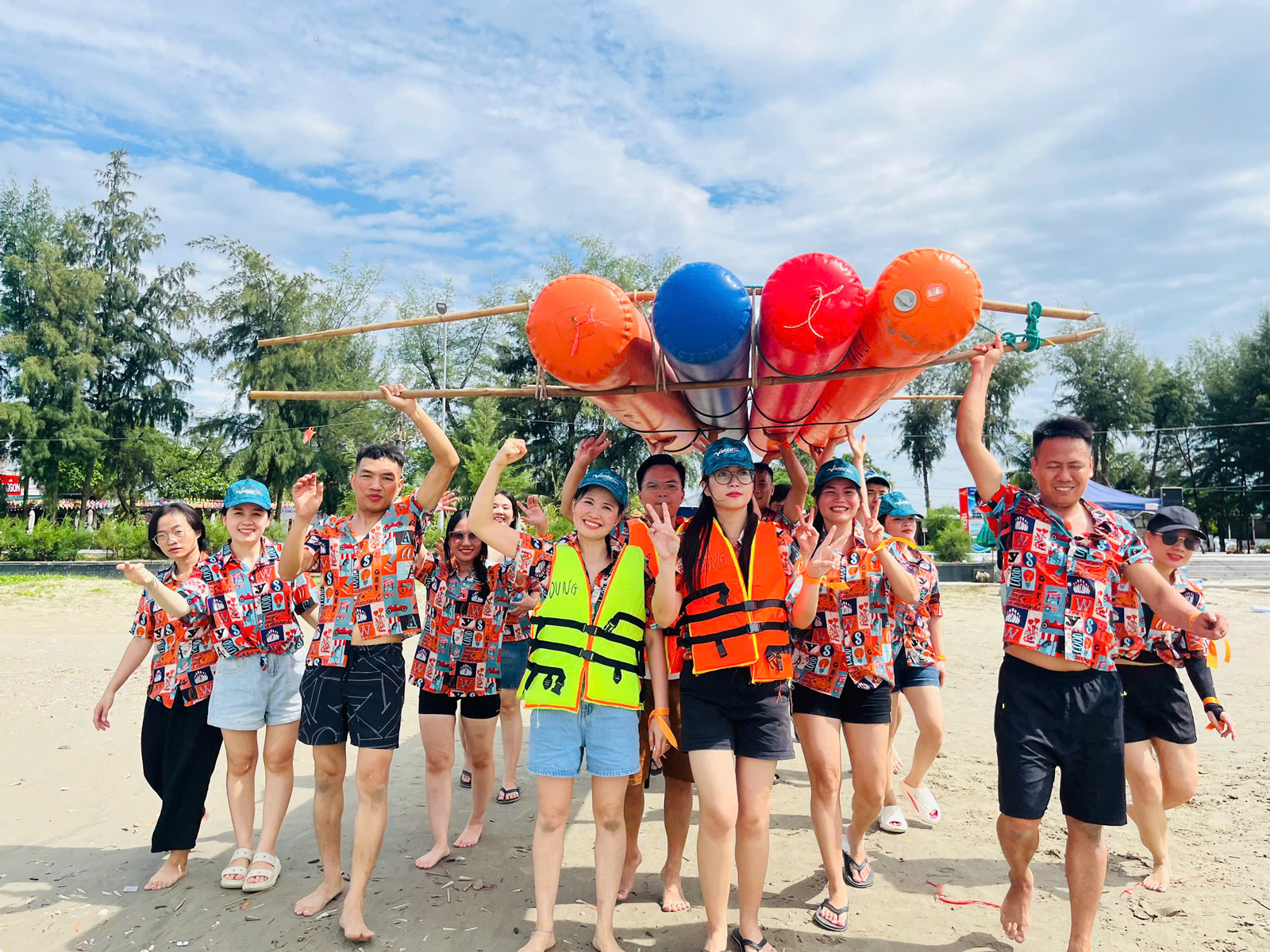 Team Cá Bảy Màu vượt sóng