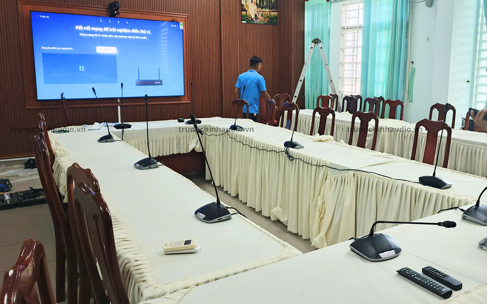 Hệ thống âm thanh hội họp Bosch CCS1000D cho UBND