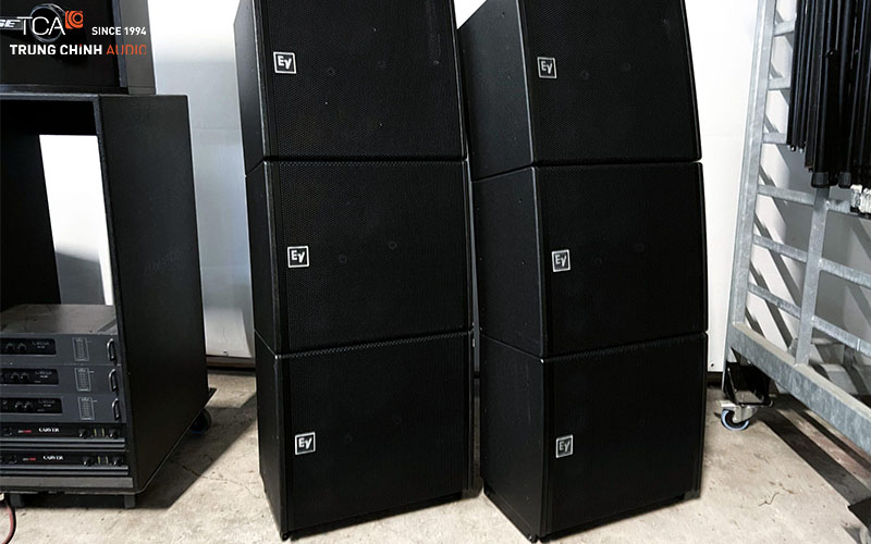 Loa line array Electro-Voice EVA