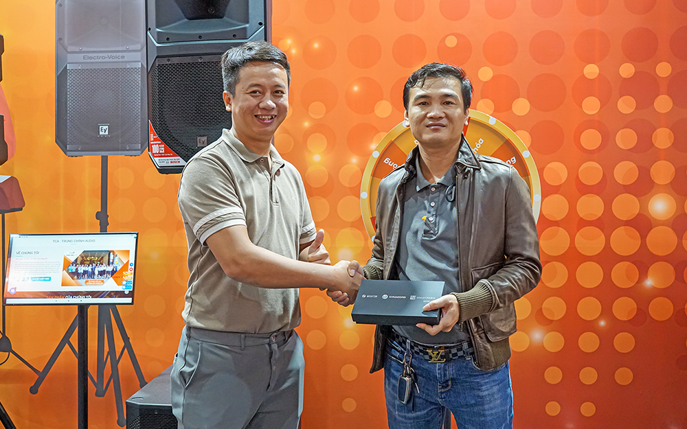 Trải nghiệm Electro-Voice EVIVA