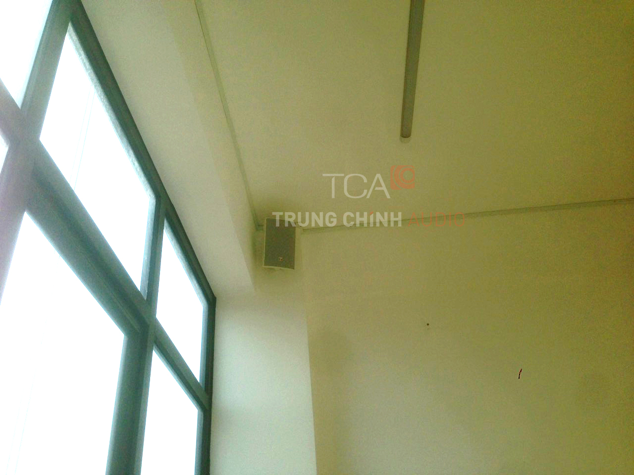 Lắp đặt âm thanh lớp học, âm thanh phòng họp tại Đại học Kinh Tế TP. HCM