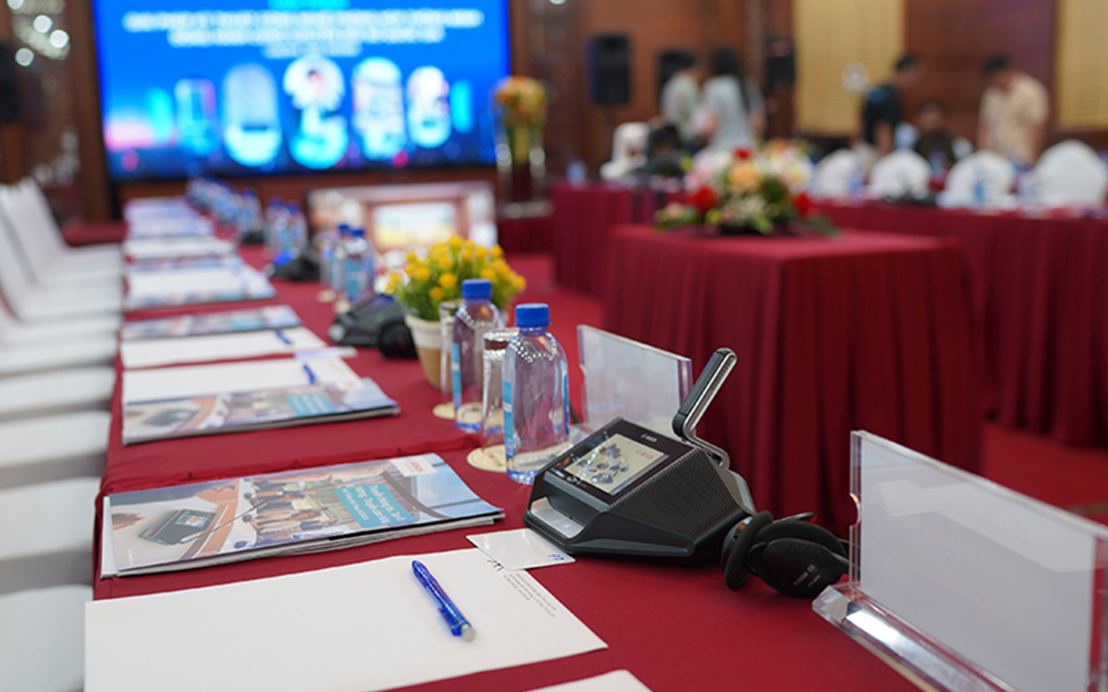 Hệ thống âm thanh hội thảo Bosch Dicentis
