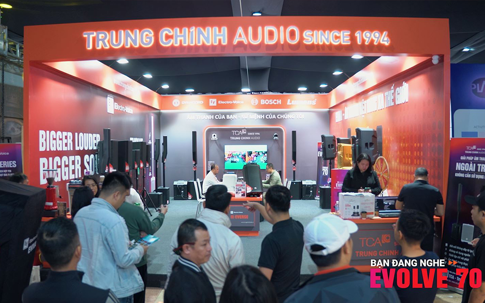Loa Electro-Voice Evolve 70 demo tại sự kiện