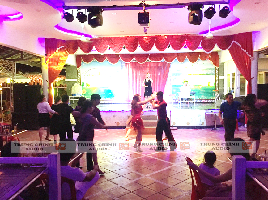 TCA setup âm thanh ánh sáng sân khấu cho nhà hàng Sơn Dung