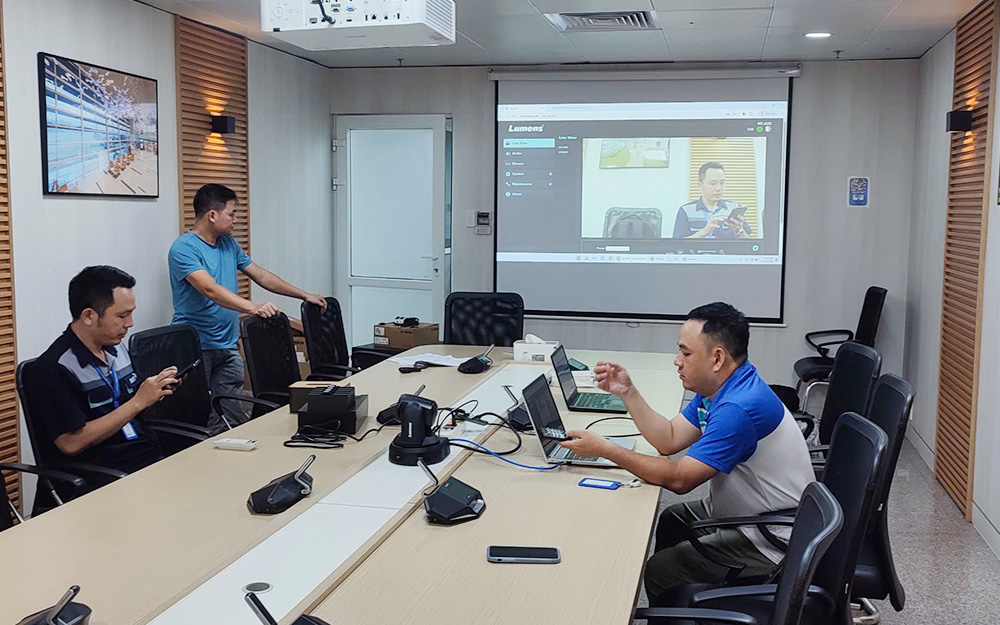 Camera Lumens auto-tracking theo dõi người phát biểu