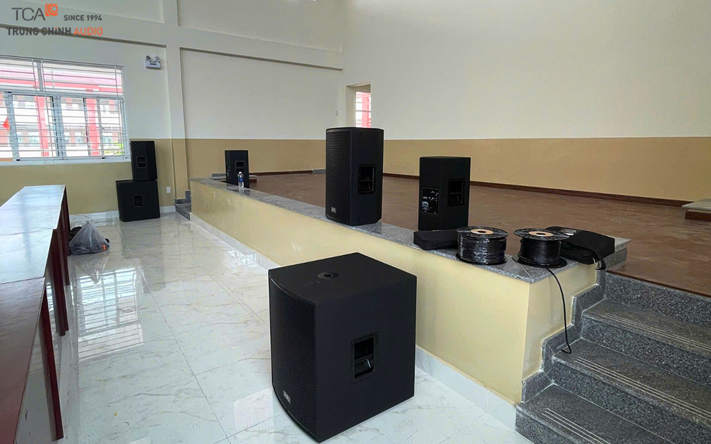 Loa sân khấu trường học