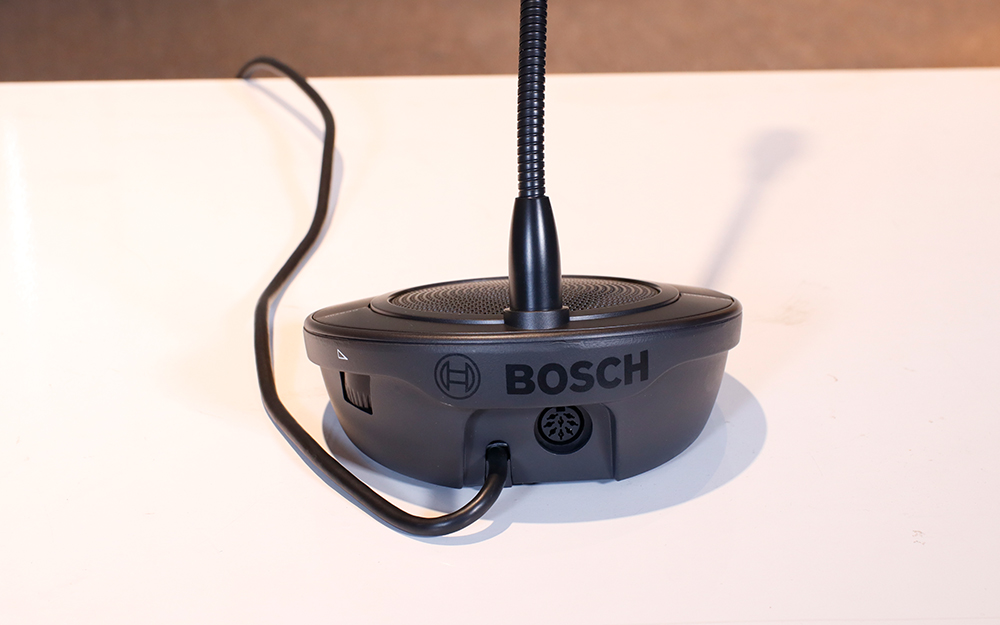 Kiểm tra kết nối cáp trên micro hệ thống Bosch CCS700