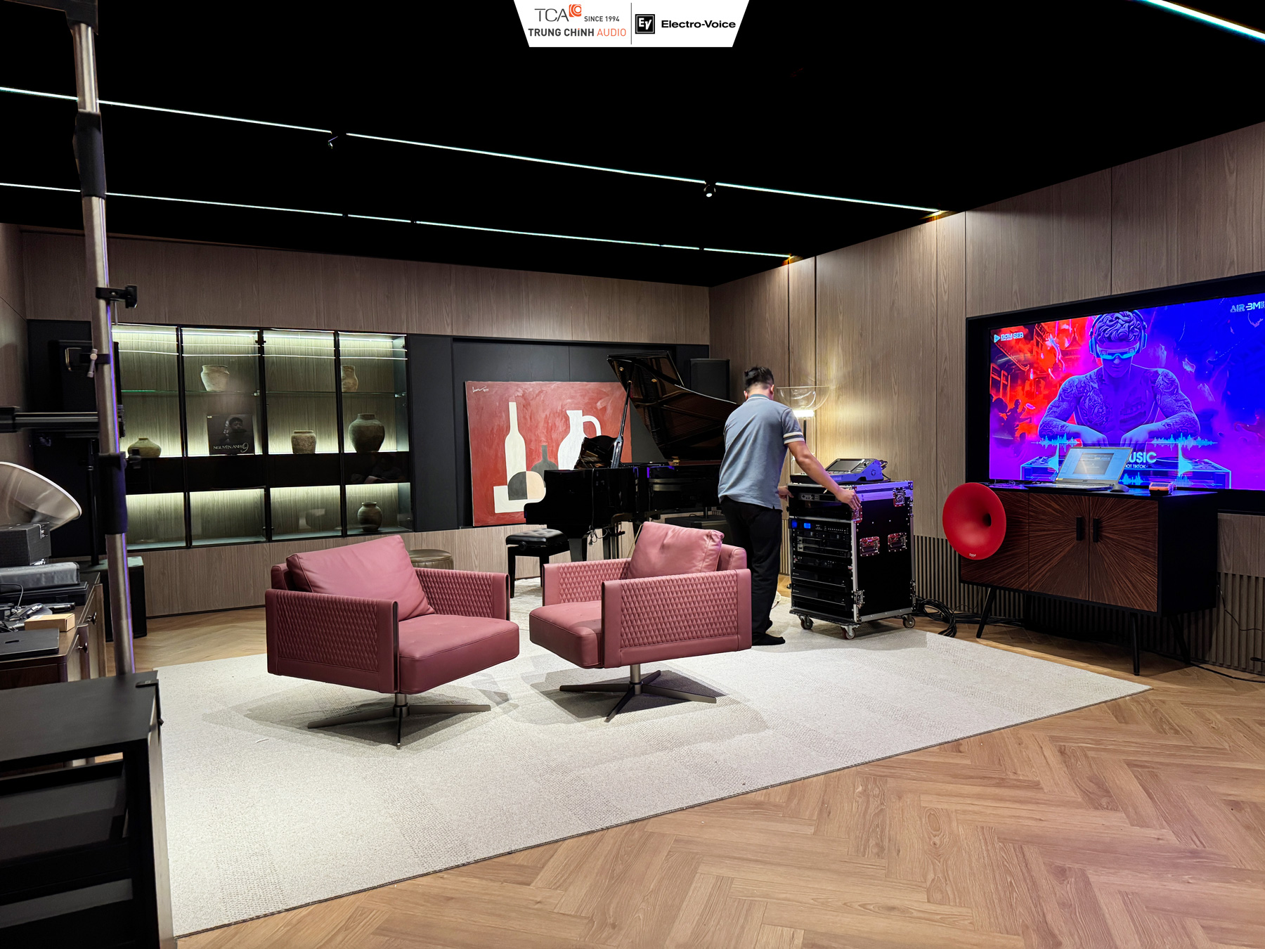 Thi công loa Electro-Voice karaoke tại Kiêu Kỵ