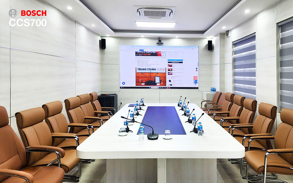 Phòng họp thông minh ứng dụng camera tracking tự động